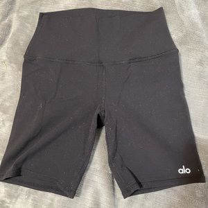 Alo yoga women’s biker shorts